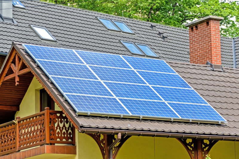 chauffagiste-LE CANNET DES MAURES-min_solar-panels-1477987